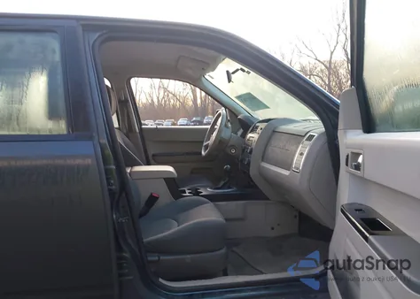 2008 Mazda Tribute I Sport z USA, uszkodzony, nr VIN 4F2CZ02Z78KM17789